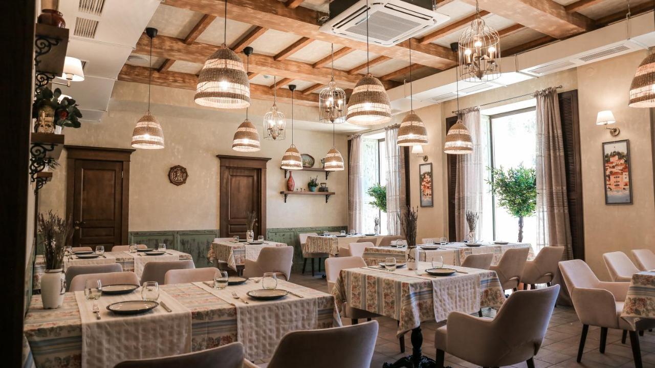 7 Boutique Hotel Ustʼ-Kamenogorsk 外观 照片