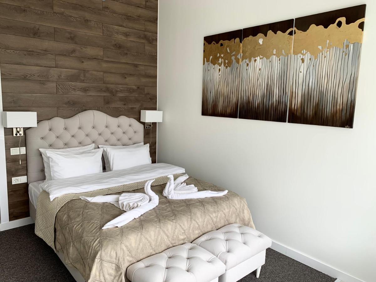 7 Boutique Hotel Ustʼ-Kamenogorsk 外观 照片
