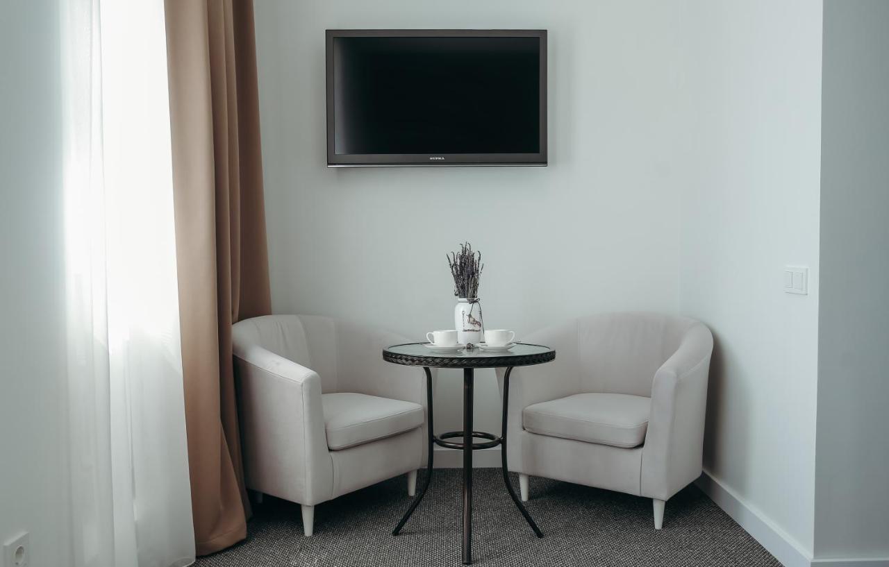 7 Boutique Hotel Ustʼ-Kamenogorsk 外观 照片